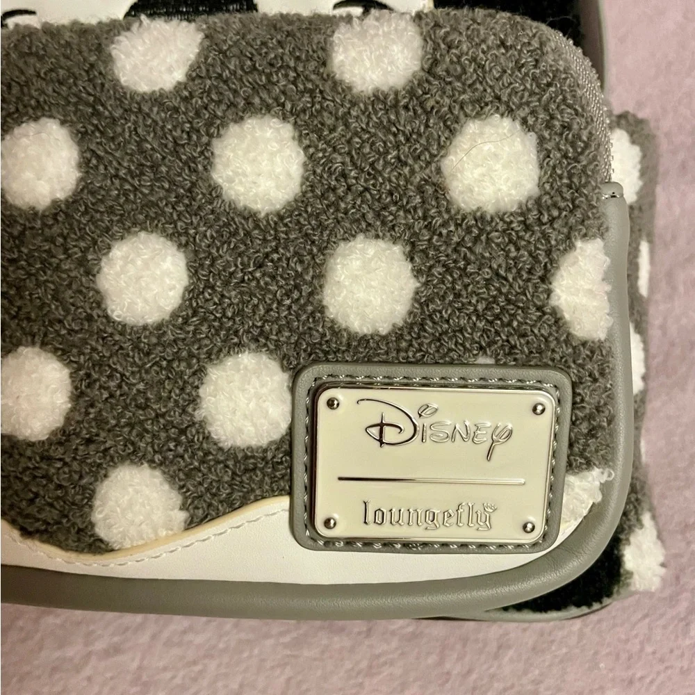 Loungefly Black and White Minnie Mouse Backpack - Picture 2 of 6